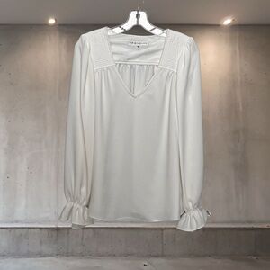 Trina Turk Ivory V-Neck Blouse Ruffle Cuff Long Sleeve Size S